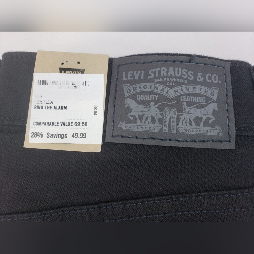 NWT Levi's high rise super skinny black distressed denim - Picture 8 of 12